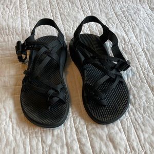 Black Chaco’s sandals